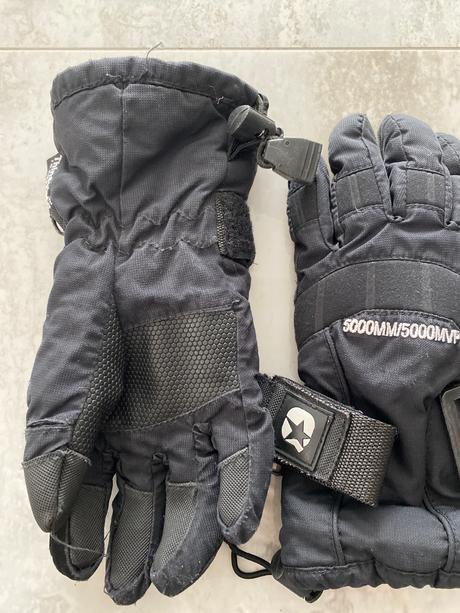Lyžiarske rukavice, authority,146
