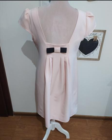 Šaty s výstrihom na chrbte, m