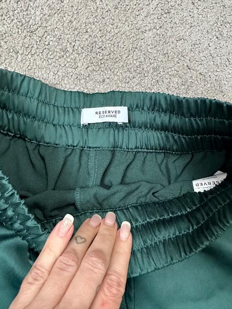 Kraťasy, reserved,s