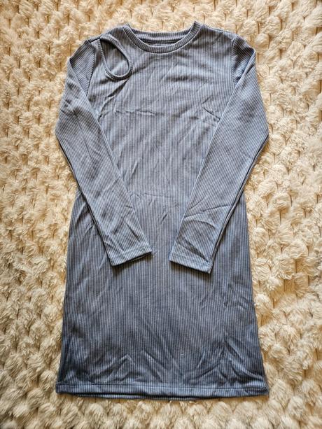 Krásne šaty, reserved,152