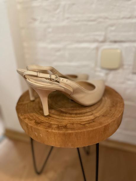 Dámske lodičky, baťa,37