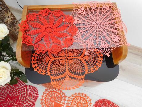 Červené háčkované, 