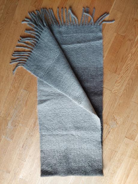 Šedosivý teplý hutný šál, 