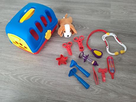 Veterinárny box,  prepravný box so psíkom., 