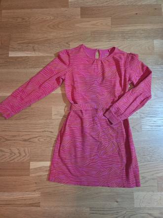 Dievčenské šaty, 134