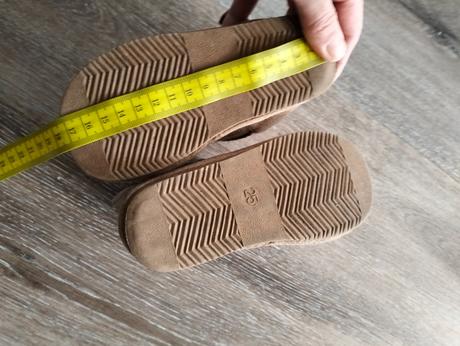 Hnedé topánočky, 25