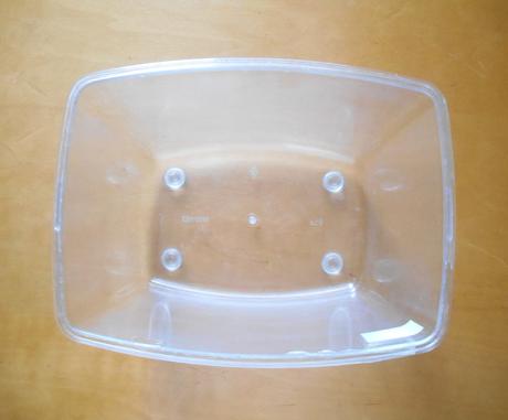 Prenosné plastové terárium,