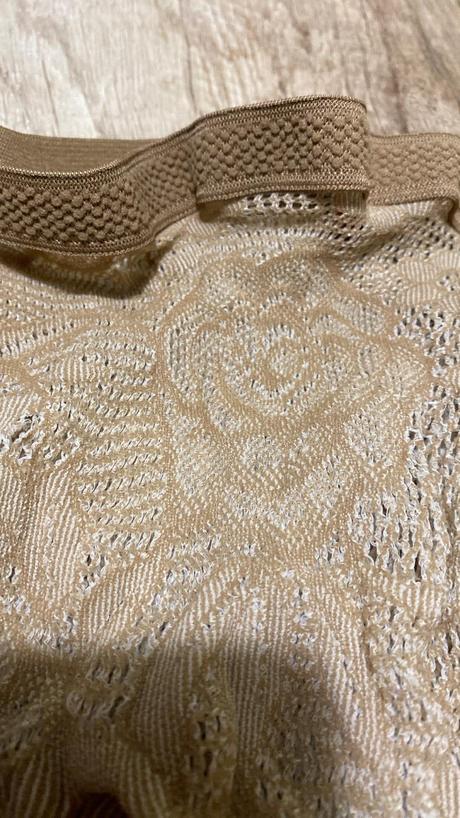 Dámske béžové sieťové pančuchy s kvietkami s/m, m