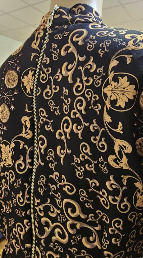 Orientálne zdobené elegantné šaty, 38