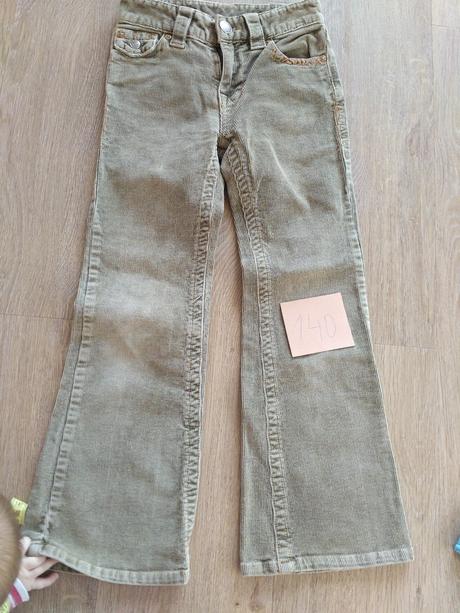 Menčestrove nohavice, 140