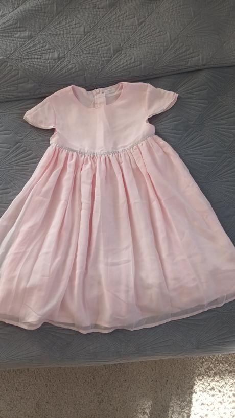 Ružové šatôčky so striebornými prvkami, 134