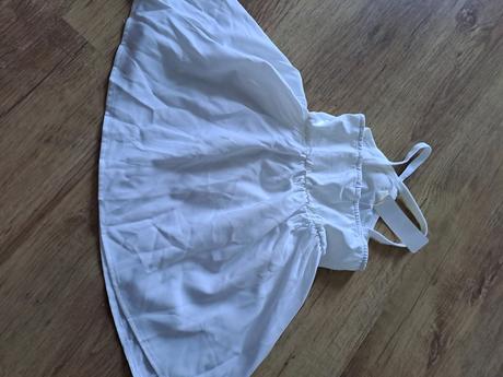 Nové dievčenské šaty, 86