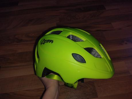 Cyklistická prilba, v. s (48 - 52 cm), s