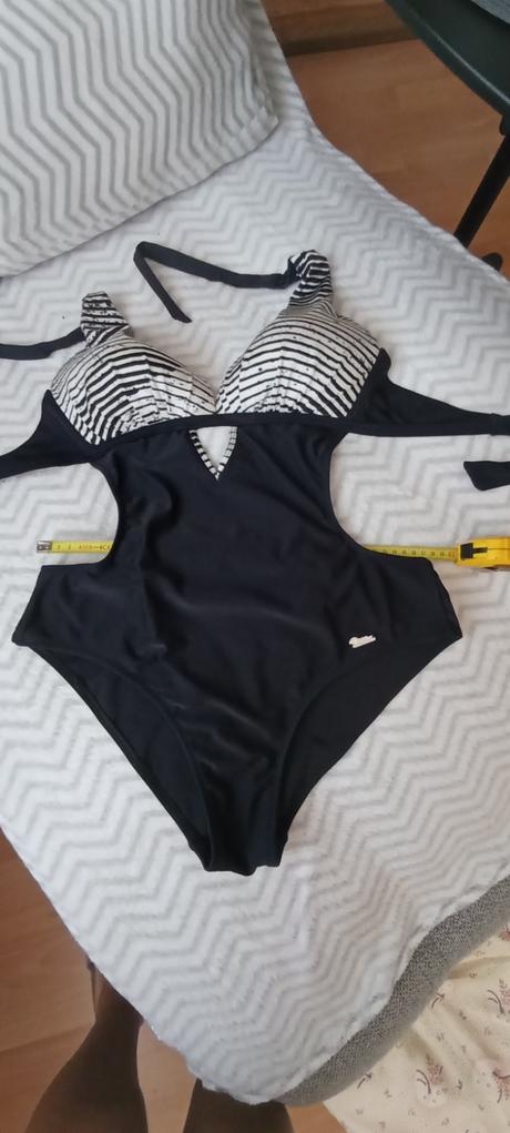 Plavky 42/44 cena 6e, 42