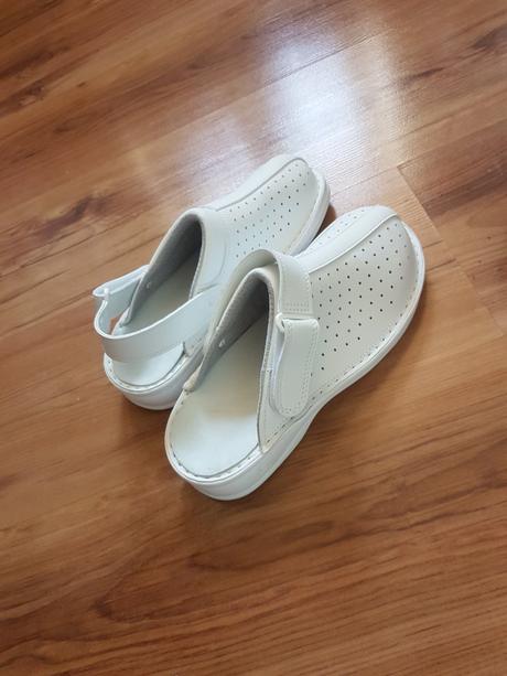 Zdravotné šlapky/vsuvky/prezúvky, 39