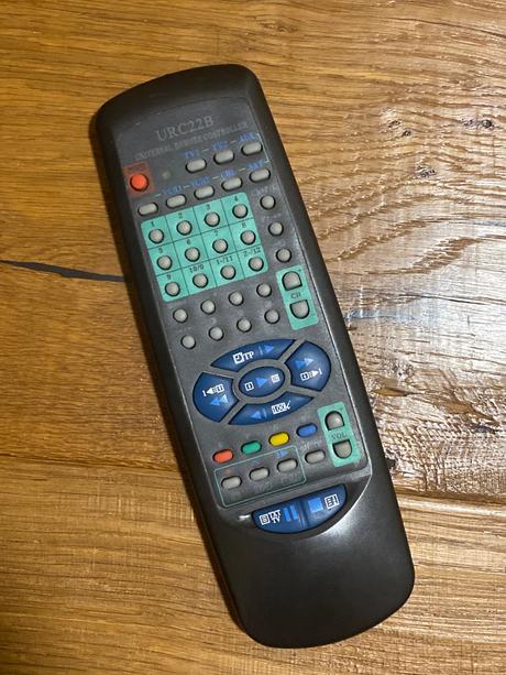 Urc22b - univerzálny diaľkový ovládač,