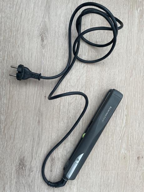 Žehlička na vlasy remington,