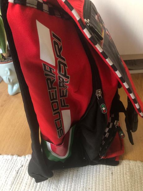Chlapčenský batoh do školy ferrari/ školská taška, 