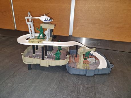 Vojenský skladací kufrík, 