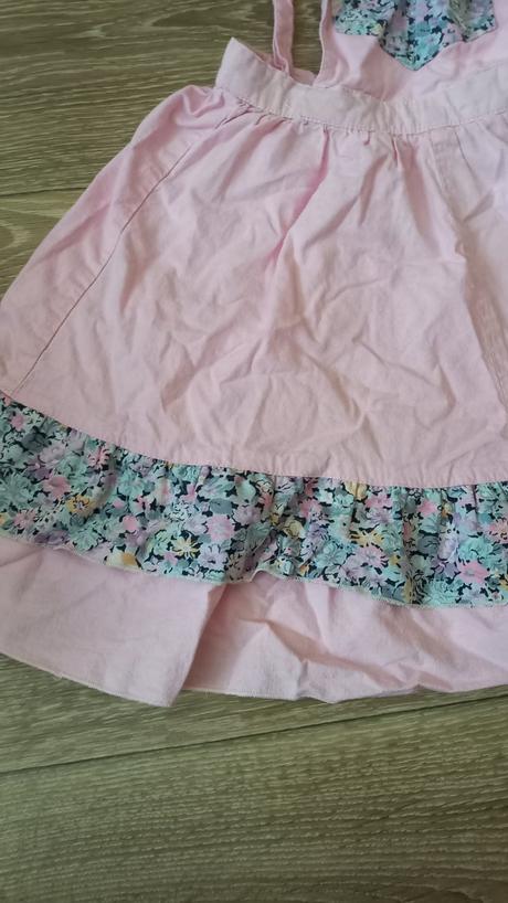 Krásne točivé šaty 122, 122