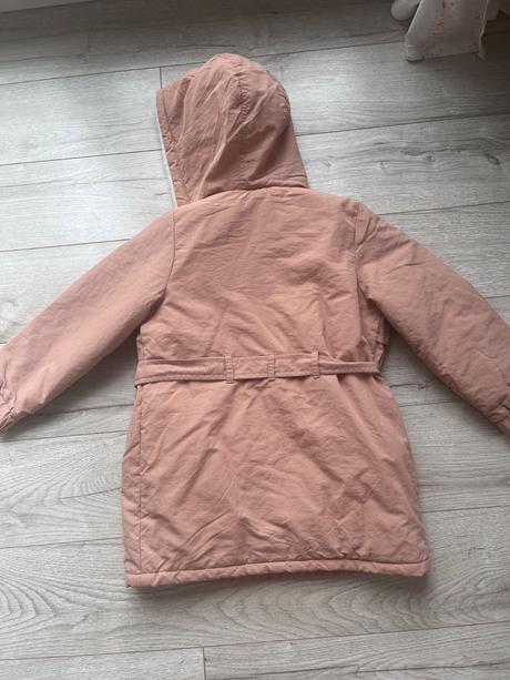 Krásna bundička s kožušinovou kapucňou, 122