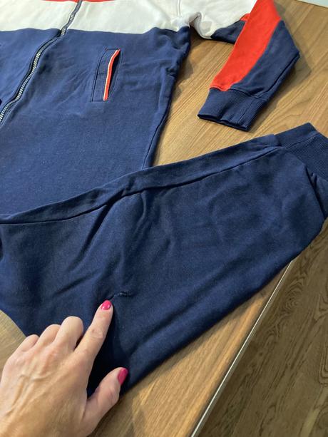 Oberal 2x oblečený, next,146