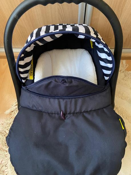 Autosedačka vajíčko, 