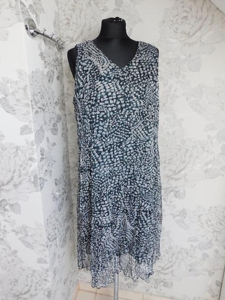 Bexleys kvalitne pekne šaty, 44