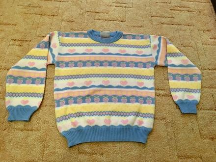 Pletený pulovrik so srdiečkami, 110