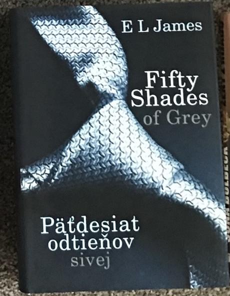 Kniha 50 odtieňov sivej,