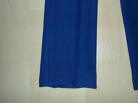 Tmavomodre nohavice, 36