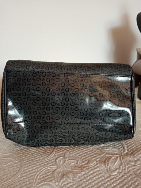 Kabelka guess, guess