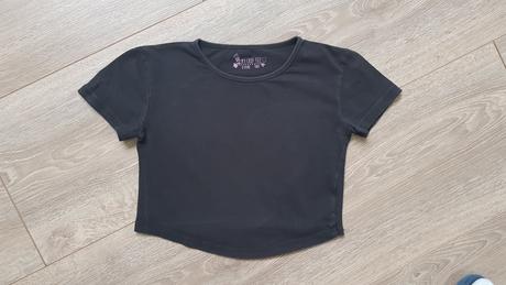 Čierny crop top, 158