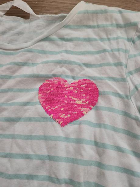 Pekné tričko so srdiečkom, h&m,134