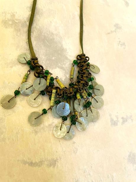 Perleťový náhrdelník,