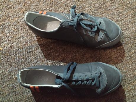 Tenisky 35 s poštou, 35