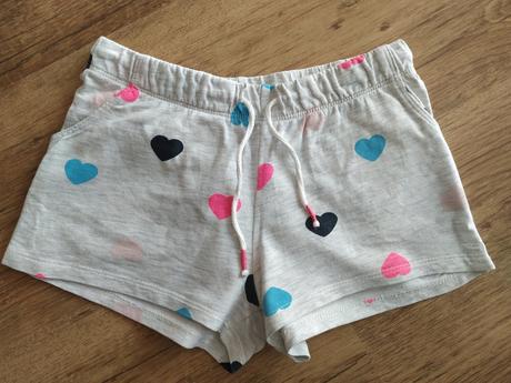 Dievčenské kraťasy v.122, h&m,122