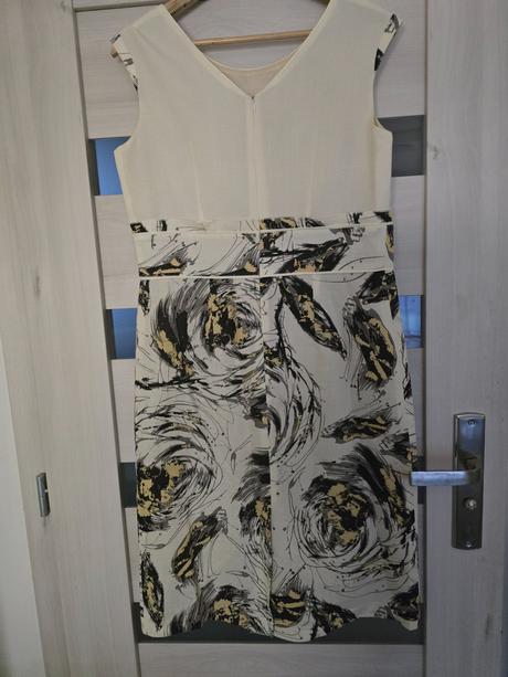 Sukienk9vy oblek, 42