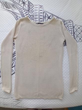 Svetrík dierkovany, m