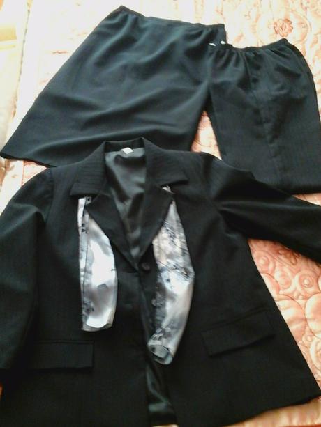 Kostym trojdielny nenoseny, l