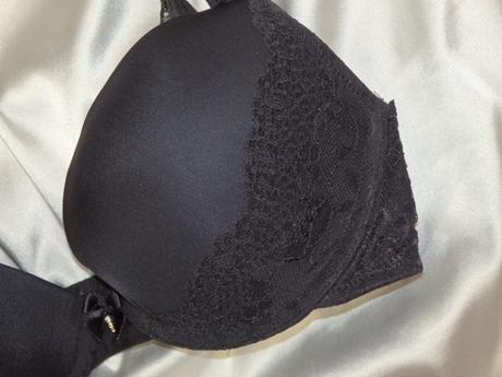 Kvalitná čierna podprsenka, 60d