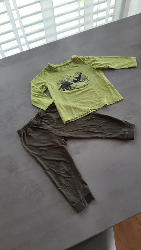 Pyžamko dino, lupilu,86