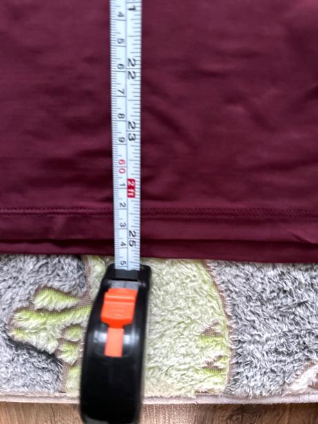 Bordové tričko značky & other stories, 36