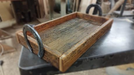 Originálny podnos s uchýtmi - podkovami, 