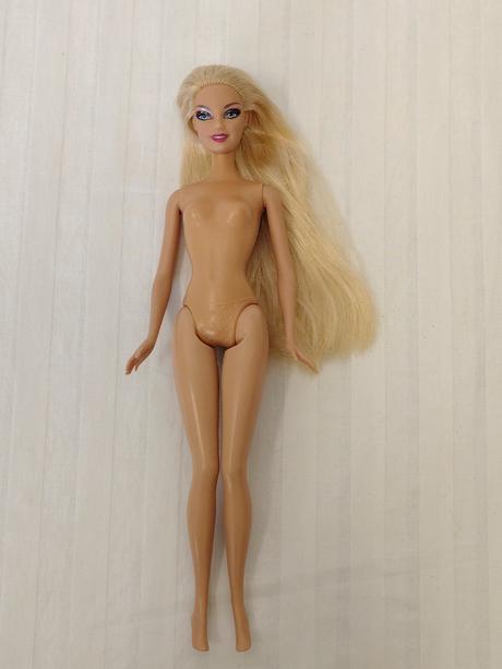 Zb. bábika barbie fashionistas glam mattel 2012,
