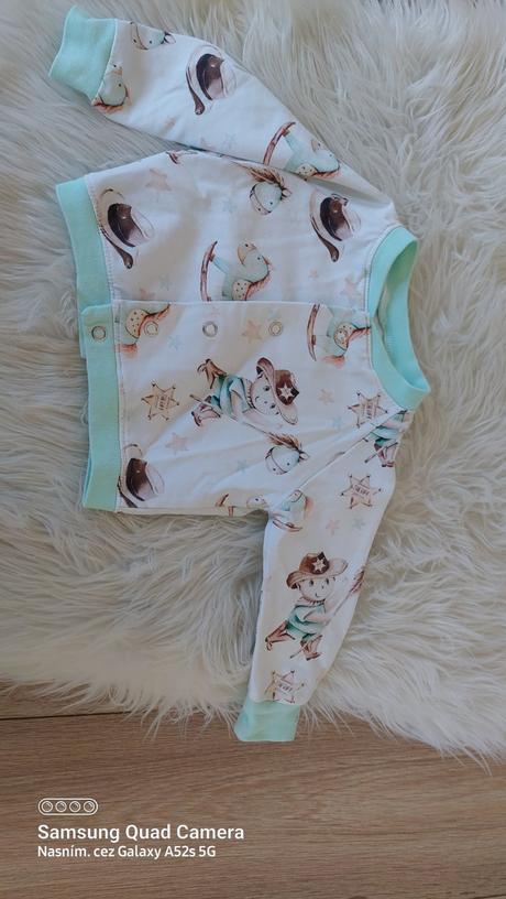 Tensia mikina na gombiky, 68