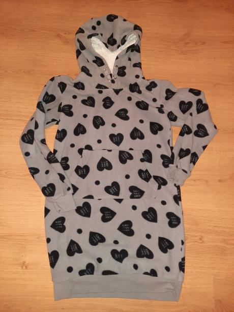 Mikinové šaty, 146