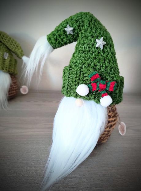 Vianočný háčkovaný trpaslík,
