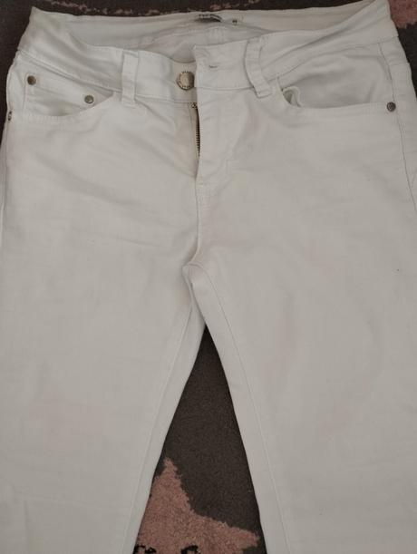 Biele nohavice s perlami č.29, m