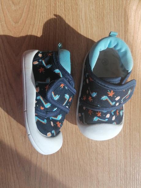 Topánočky s potlačou dinosaurov, h&m,20